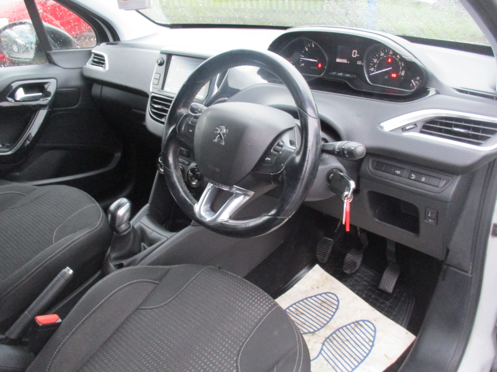 PEUGEOT 208 1.2 ALLURE 2017